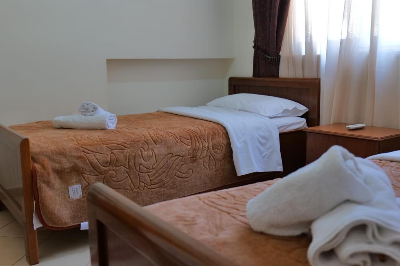 Hotel Veli Saranda Extérieur photo