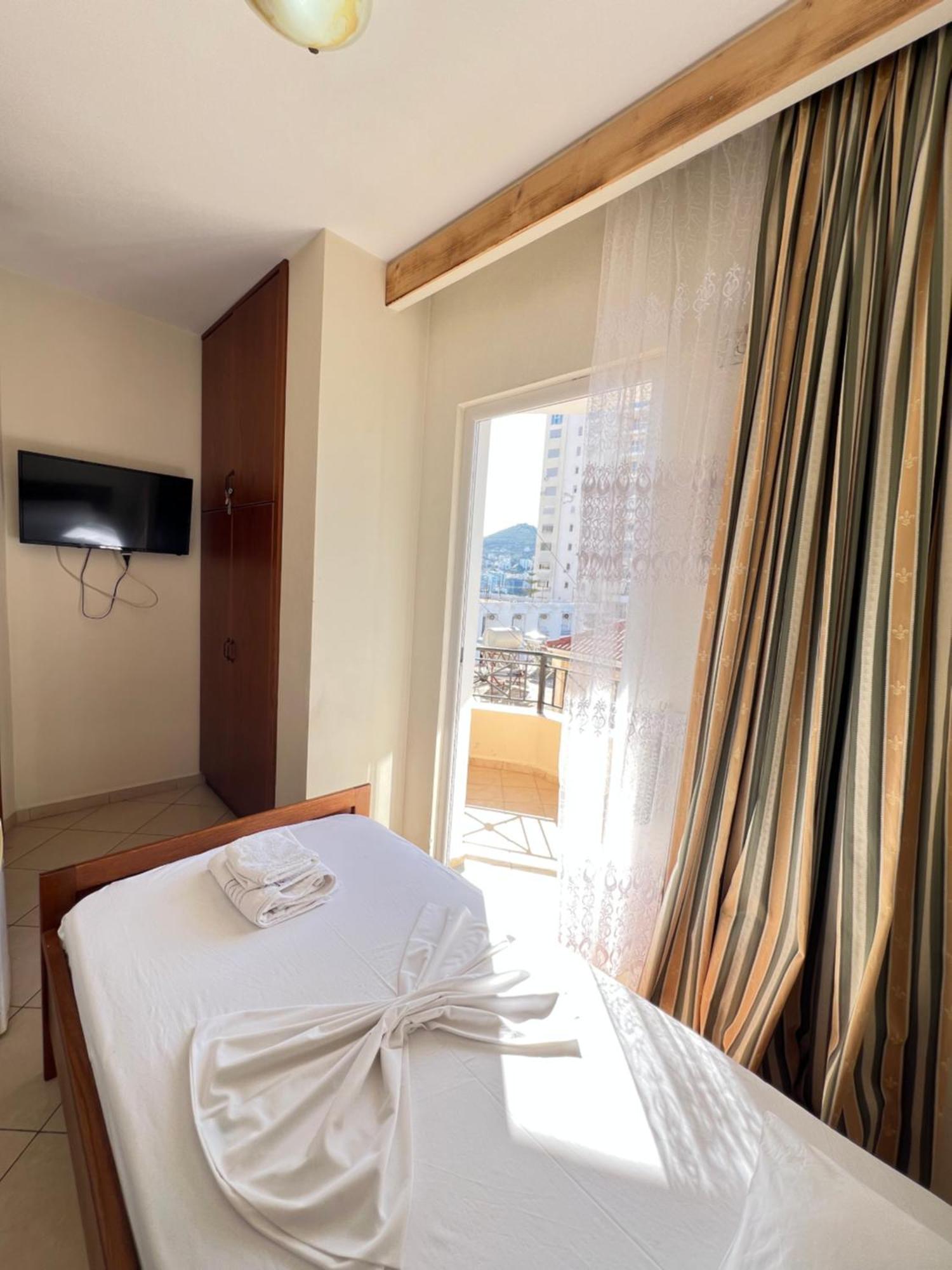Hotel Veli Saranda Extérieur photo