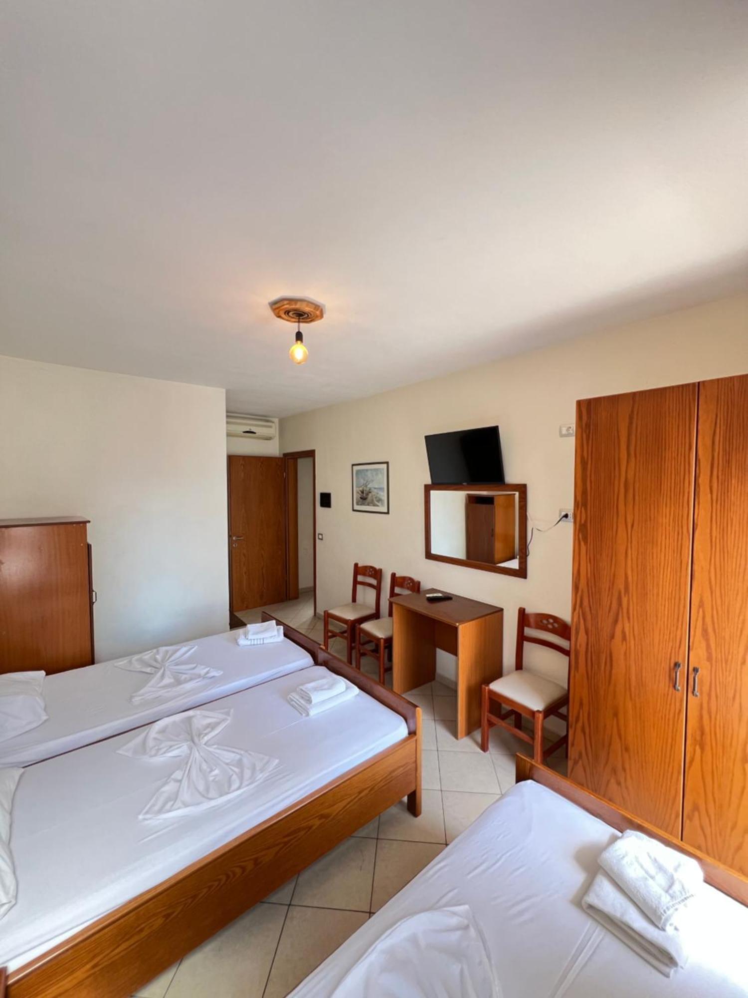 Hotel Veli Saranda Extérieur photo