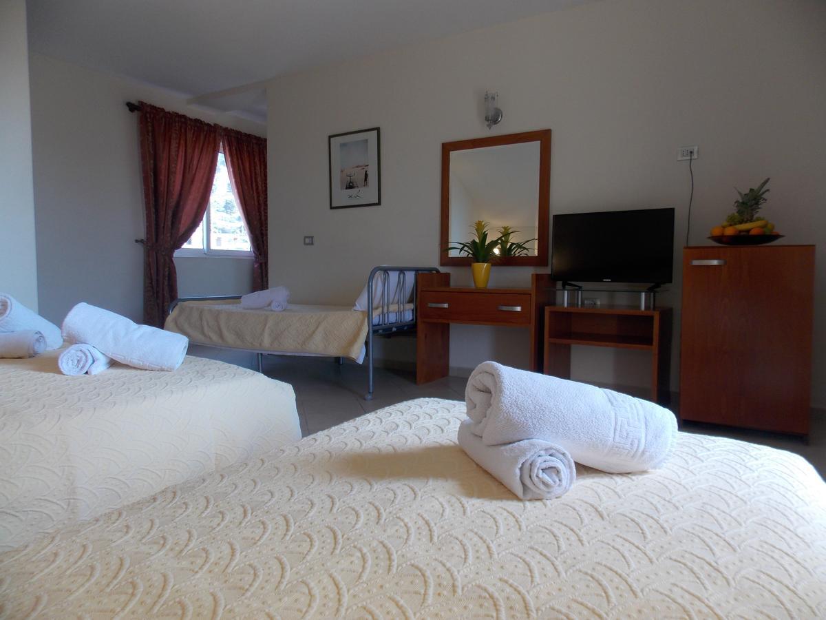 Hotel Veli Saranda Extérieur photo