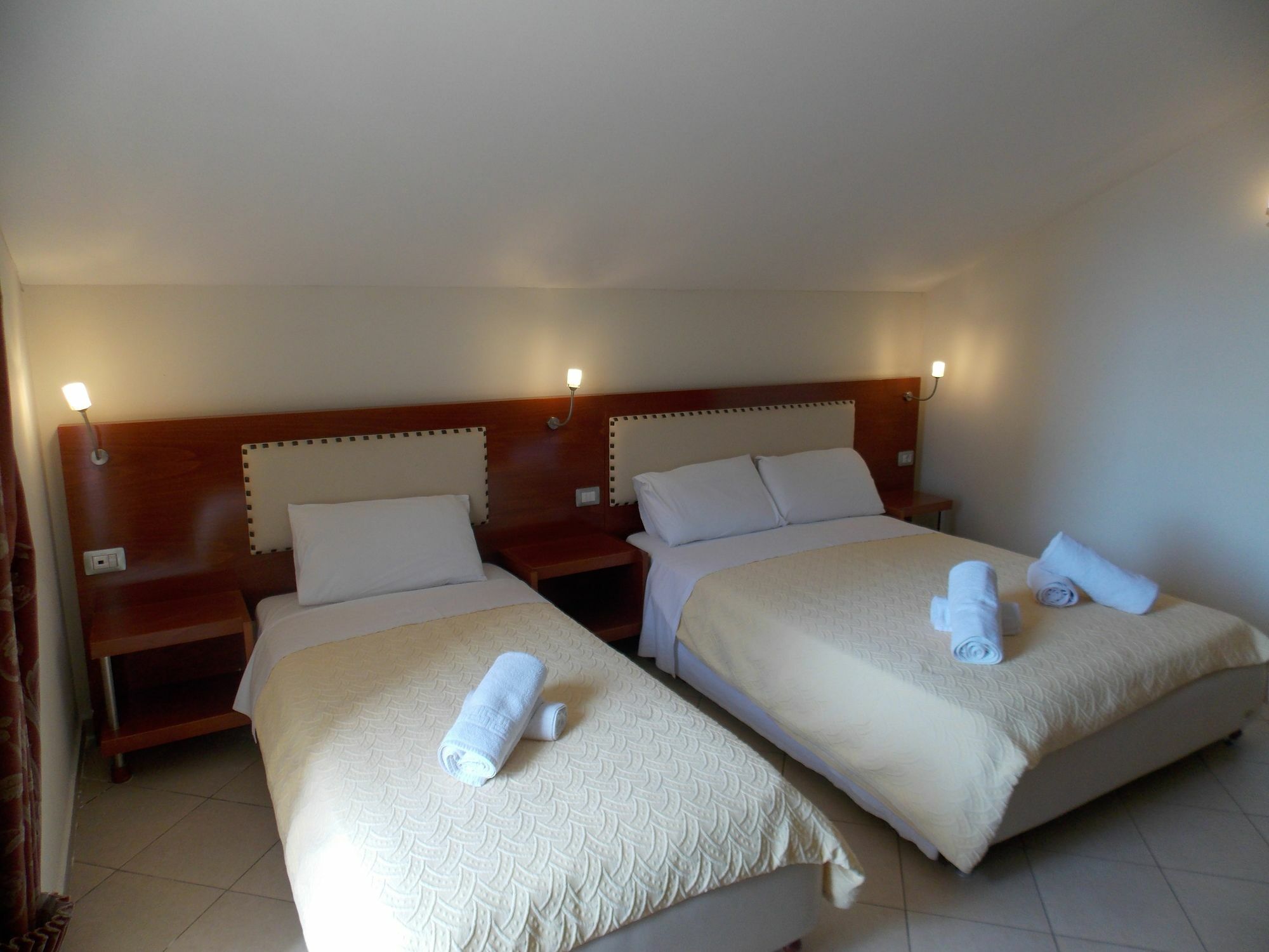 Hotel Veli Saranda Extérieur photo